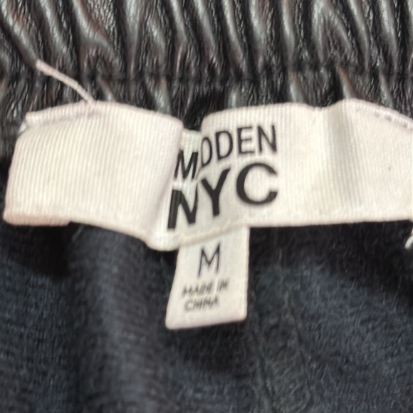Madden NYC Juniors Faux Leather Jogger Pants Black Buttery Soft Cargo Size M - Picture 7 of 11